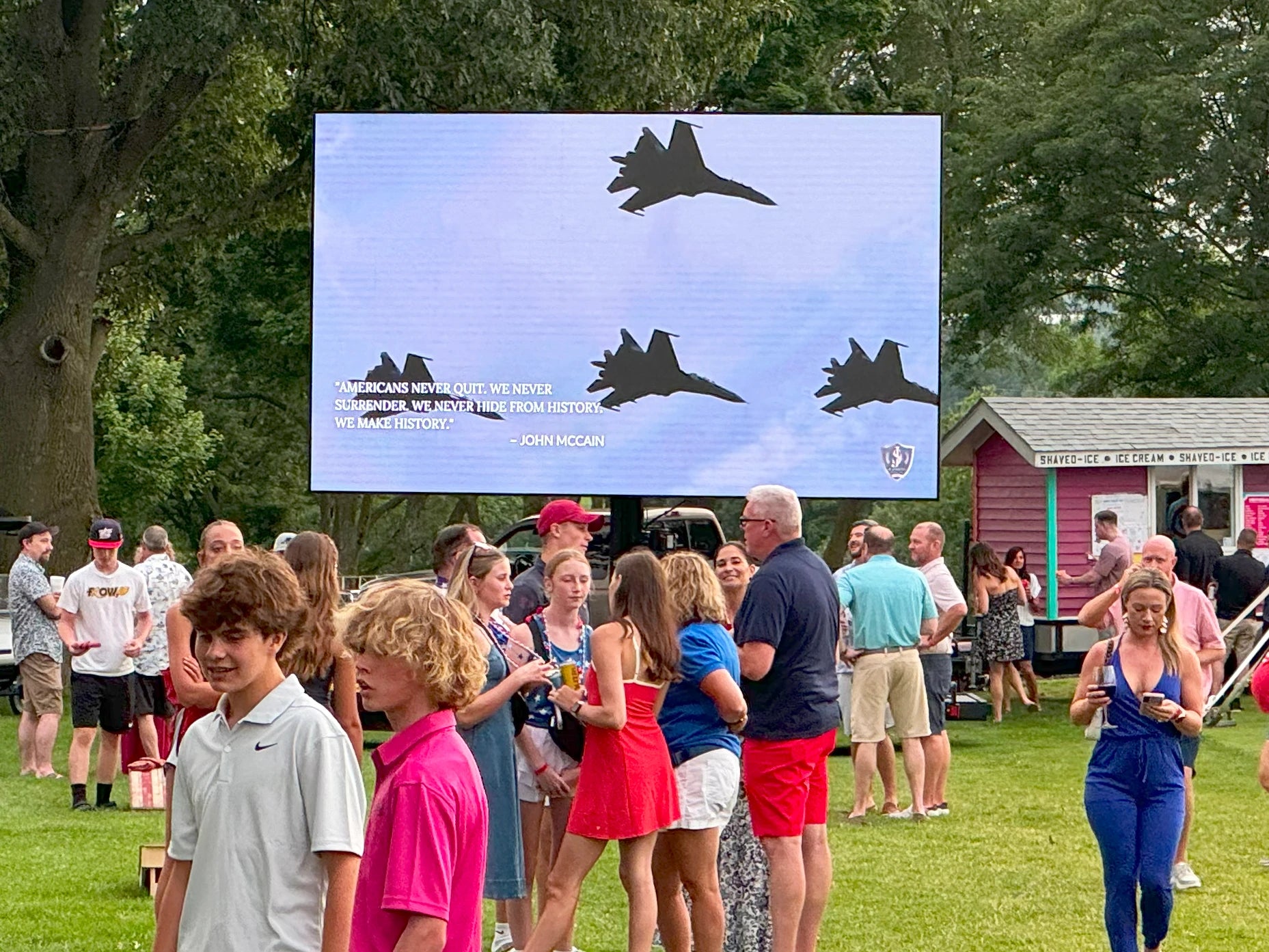 Mobile Score Board MobilView™ (16' x 10')